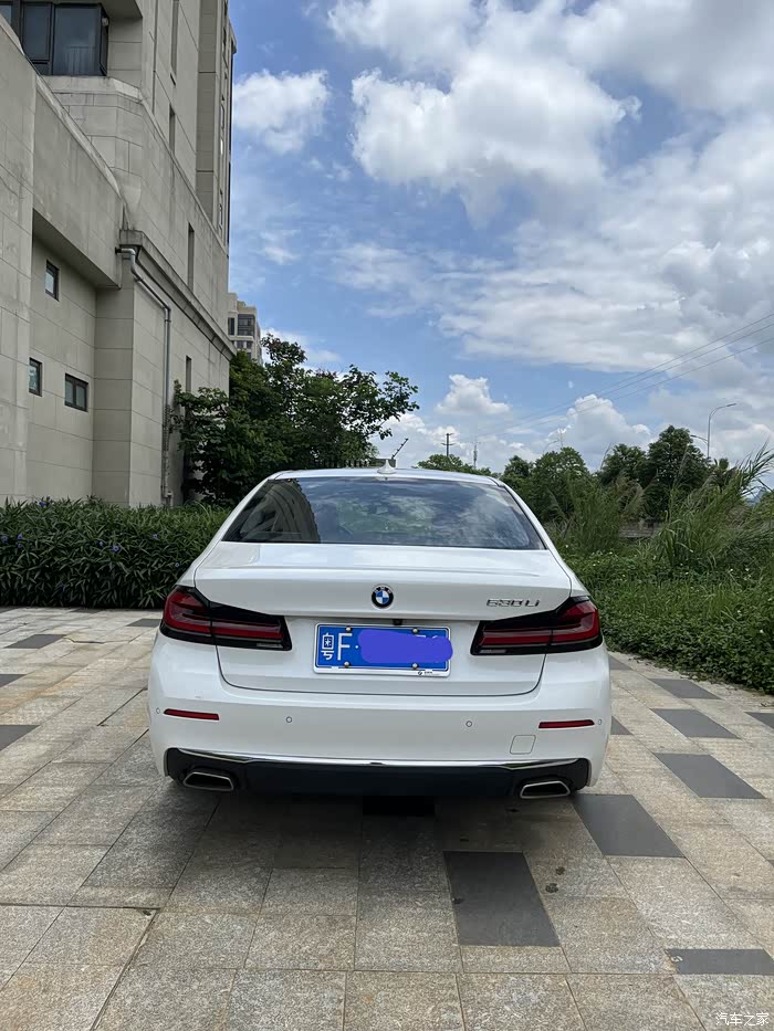 由于工作地点变动,个人出22款宝马五系530li领先豪华版!