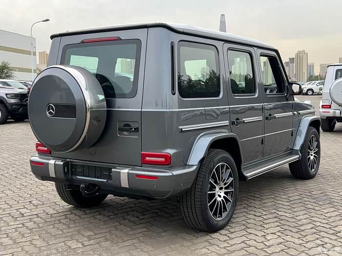 新款奔驰g550亮相,大家喜欢吗