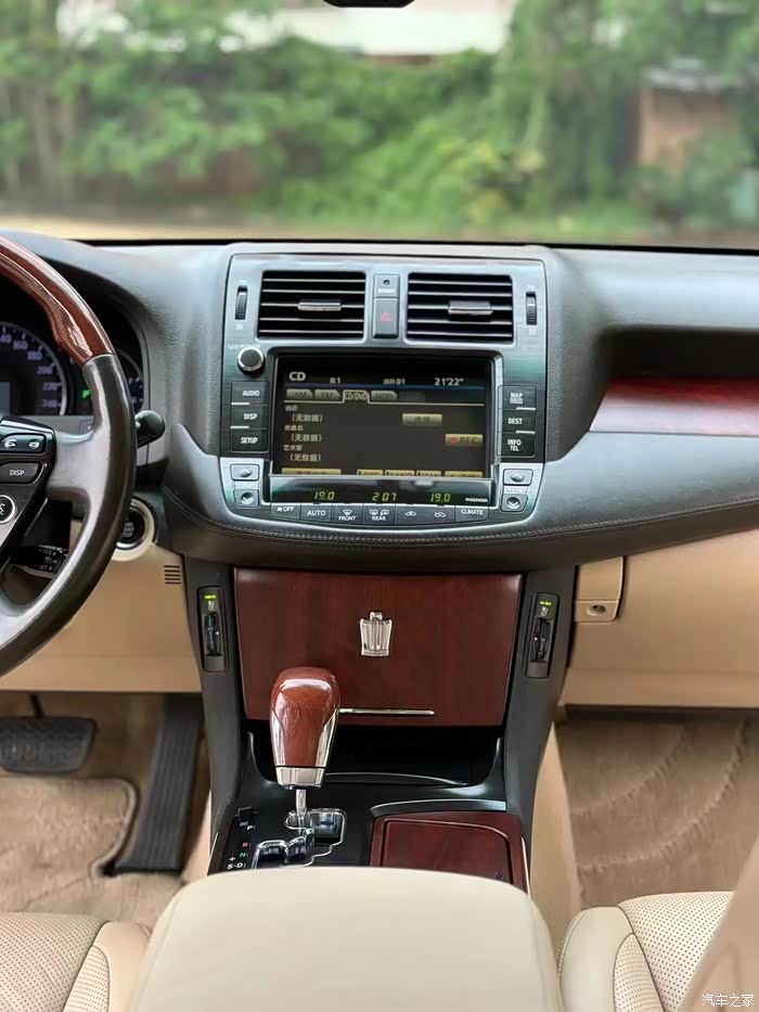 稀有2010年2月上牌 一汽丰田十三代皇冠3.0vip 天窗