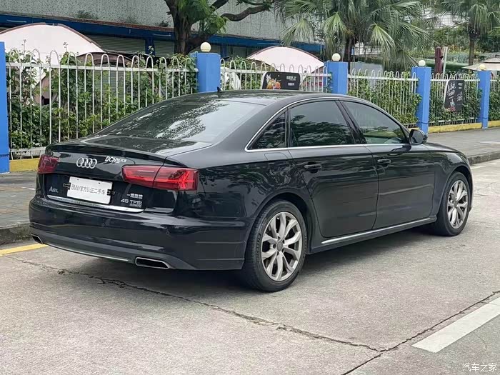 16款 16年6月 奥迪a6l 四驱3.0t手自一体 一手车