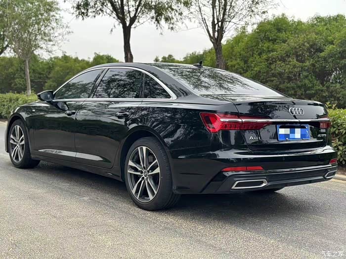 21年21款奥迪a6l 40动感 翻毛皮内饰 全车原版 查博