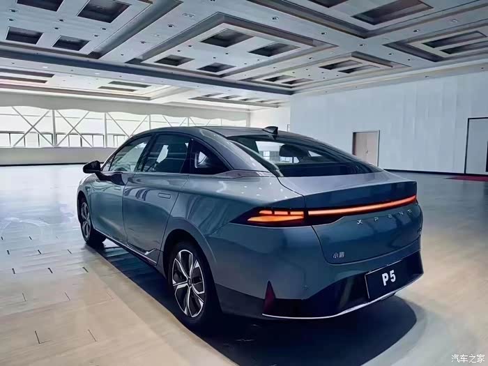 新能源小鹏p5续航500公里 现车到店,首付肆久久久包牌开回