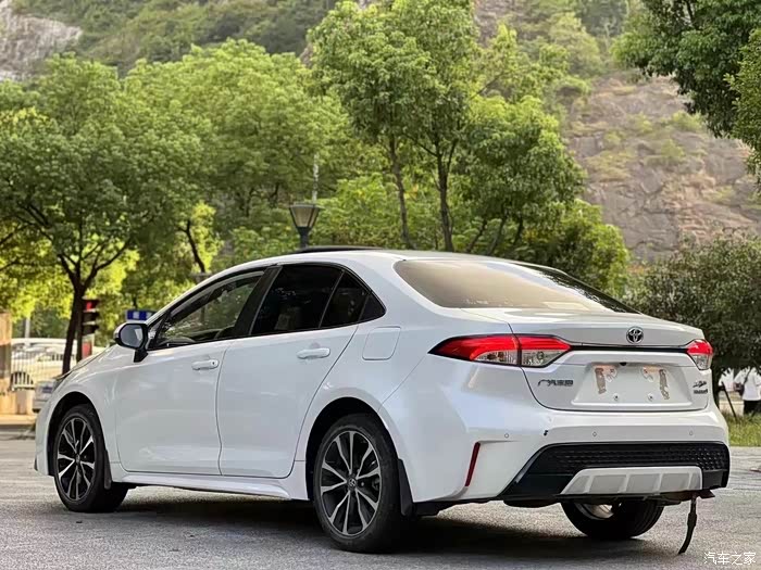 丰田雷凌双擎!21年上牌,才开2万多公里保养得非常新,1.