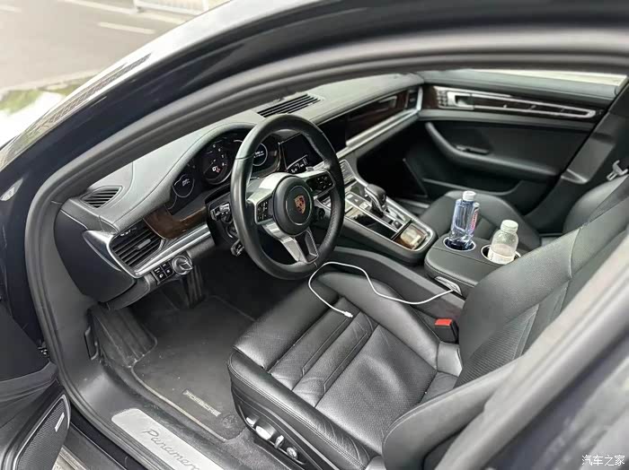 19 年保时捷帕拉梅拉四驱行政加长