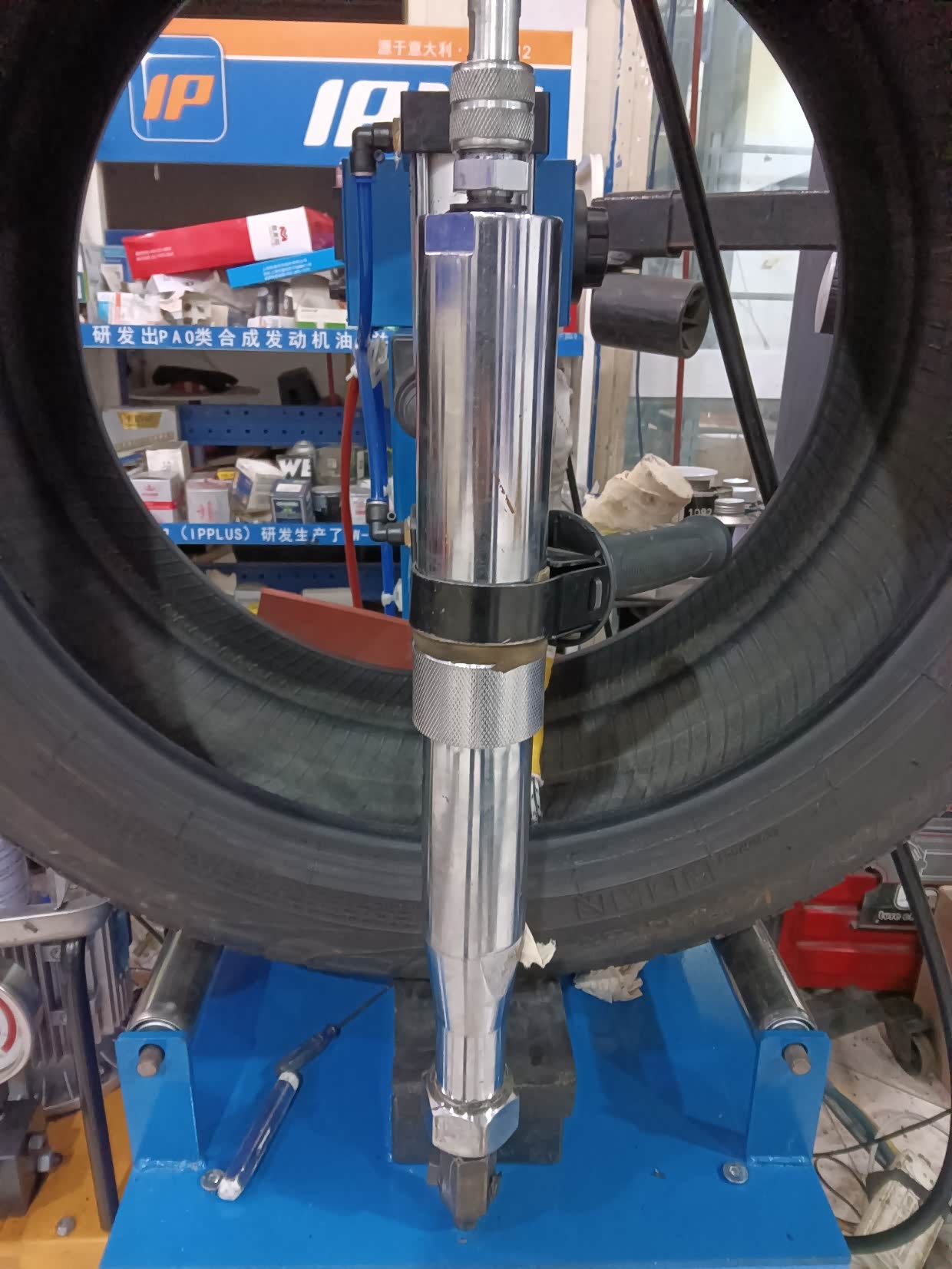 点击:>56|回复:>1轮胎论坛>补蘑菇钉不漏气是事实,但是锉锥二次拉断