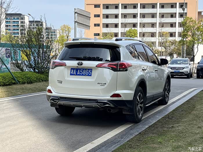 丰田 rav4荣放 2016款 2.0l cvt两驱风尚版