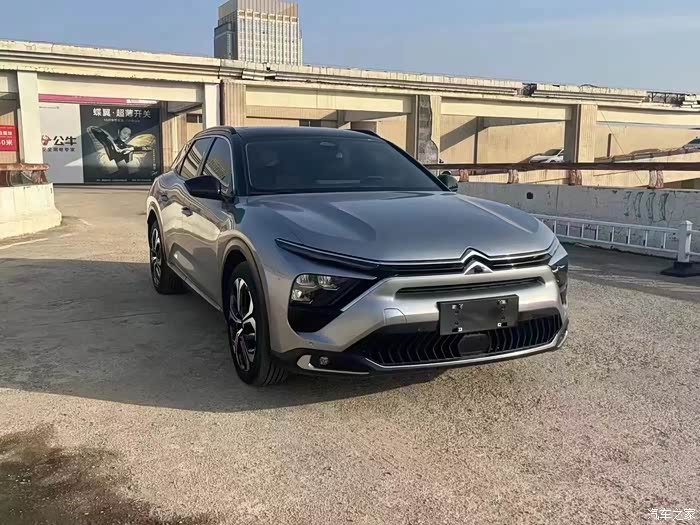 凡尔赛 四级车(耀不凡) 极品车况配置到顶 抬显 l2级辅助