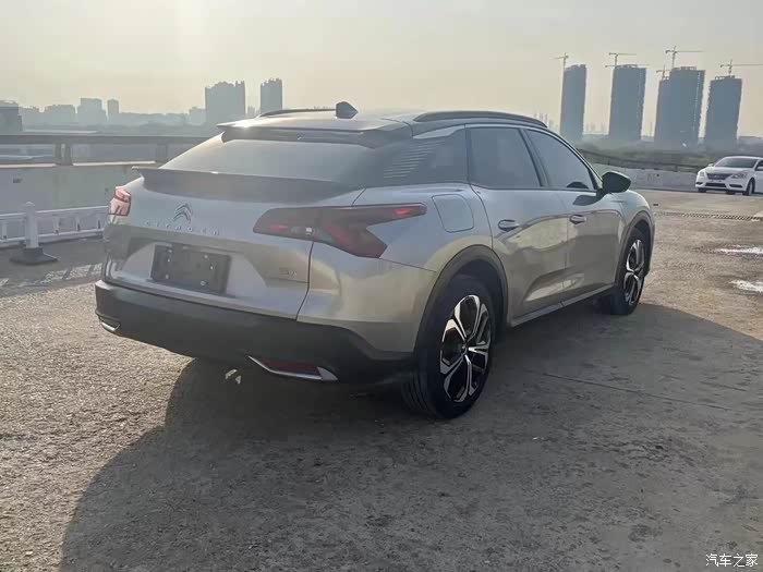 凡尔赛 四级车(耀不凡) 极品车况配置到顶 抬显 l2级辅助