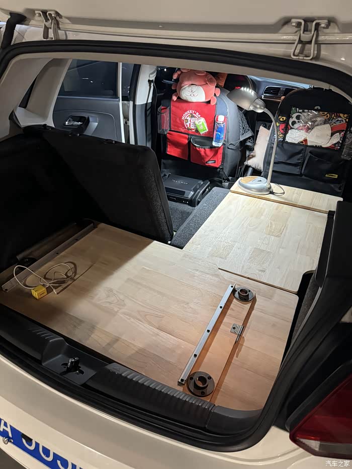 a0级大众polo床车再升级,入手九号移动电源完美解决车上用电需求