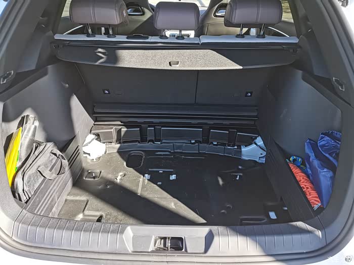 宋plus.ev新车提回来加个后备箱储物盒和防虫网,完美!