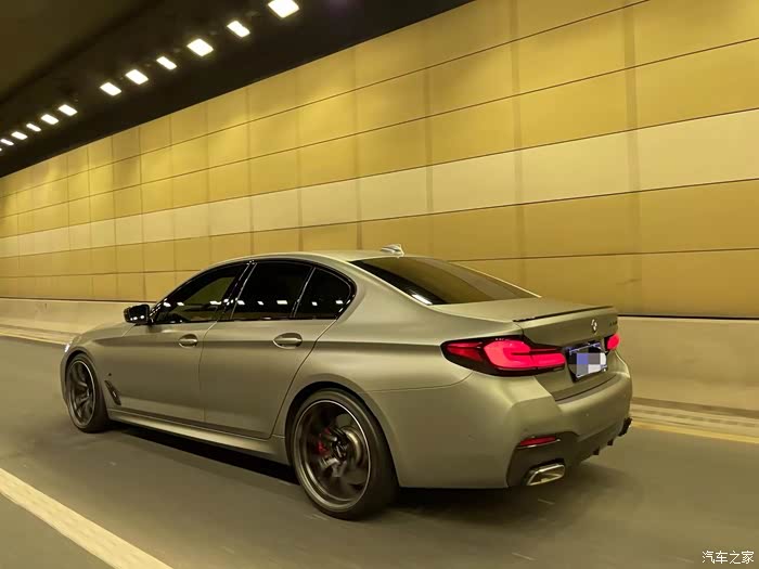 出2021款宝马540i