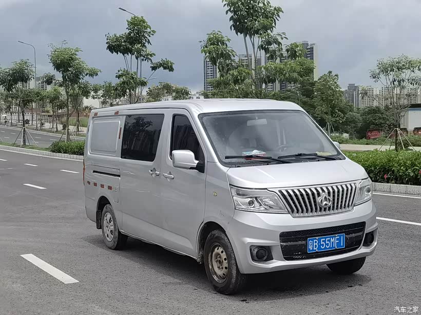 汽车之家|刚刚拿下2018年长安m80四座货运版面包车,精品车况,带大|车