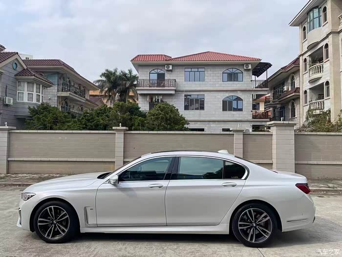 最新到店19年9月宝马730li m运动套装,新车落地90个