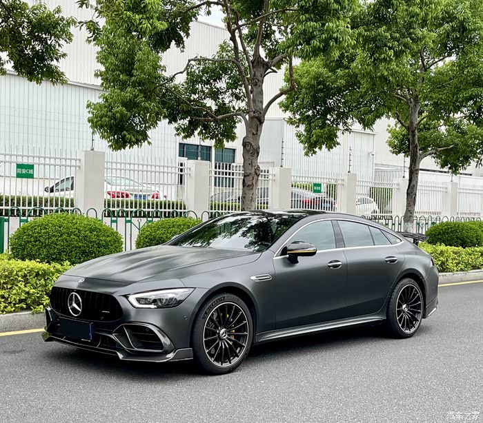 最新购入20年奔驰amggt50满配25万公里原漆带