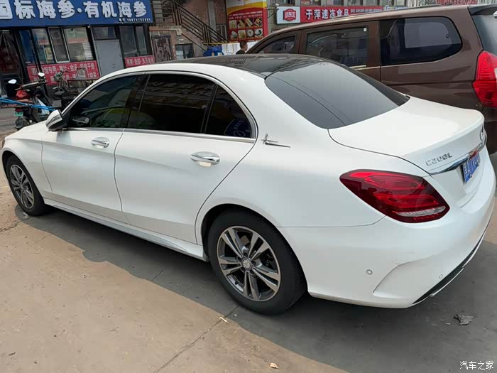 出本人座驾,17年奔驰c200i长轴,2.0t,分段式天窗