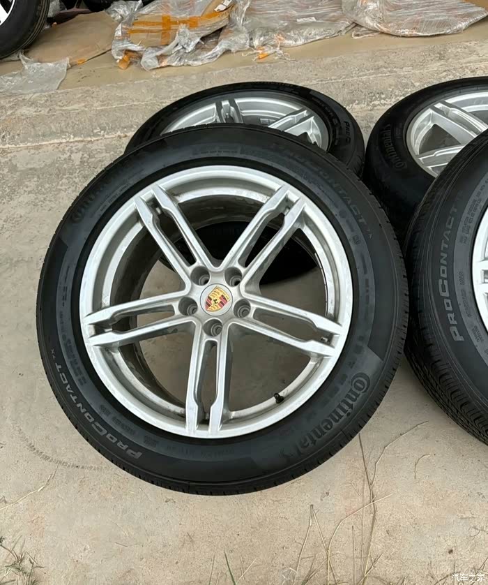 19寸保时捷macan轮毂轮胎,感兴趣的滴滴