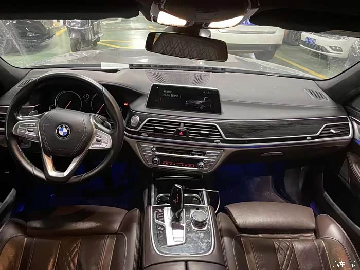 18年宝马730li 2.0t自动高配 8挡 手自一体 全液