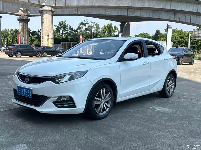 15年9月,长安逸动xt,1.6自波天窗,一手车六万公里,年