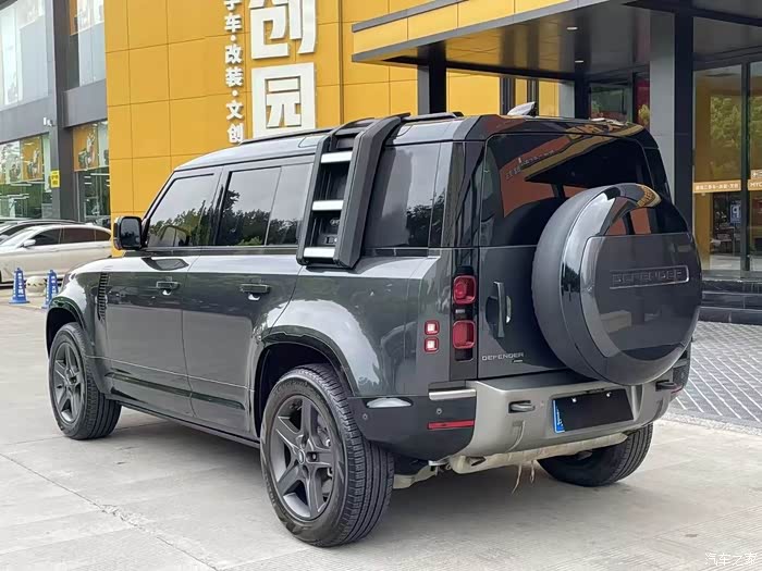 新到23年23款路虎卫士110 hse版,安全行驶1.8万公