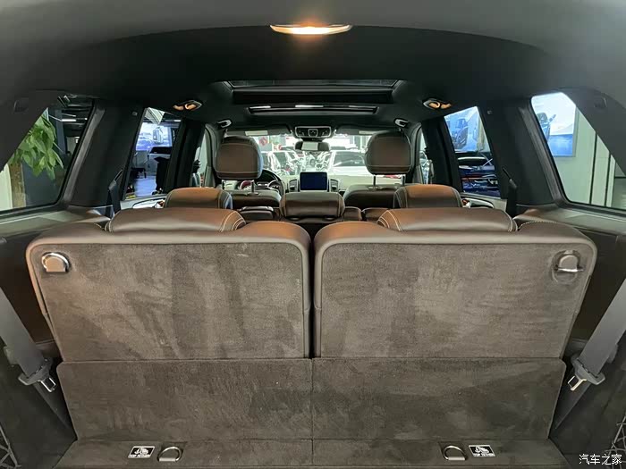 2018年奔驰gls450 美规高配amg套件