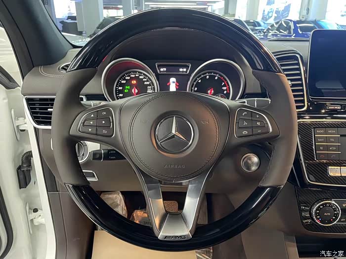 2018年奔驰gls450 美规高配amg套件