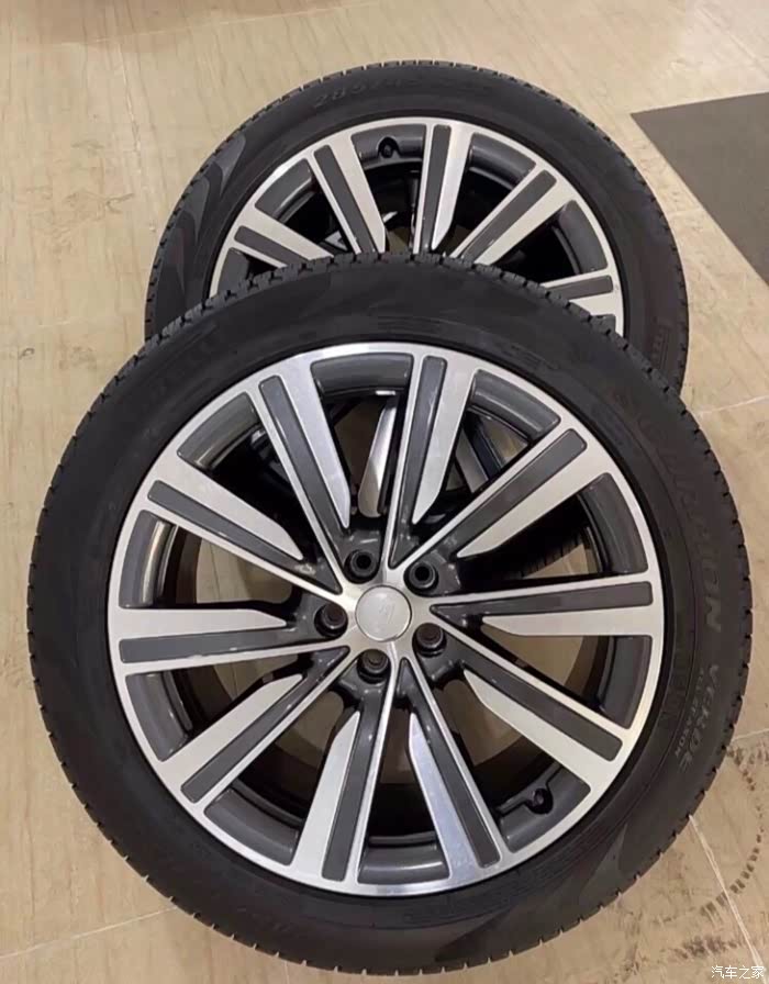 22寸路虎揽胜轮毂轮胎,有意向的看过来