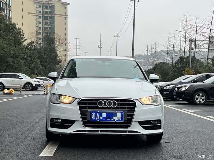 最新到店17年奥迪a3,1.4t自动挡,带电动座椅,导航,真