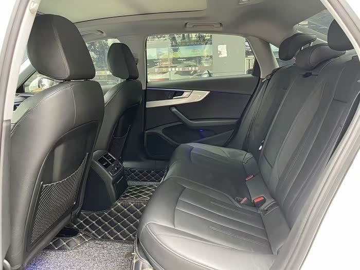 21年奥迪a4l 40时尚型 5万多公里实表 全车原版原漆