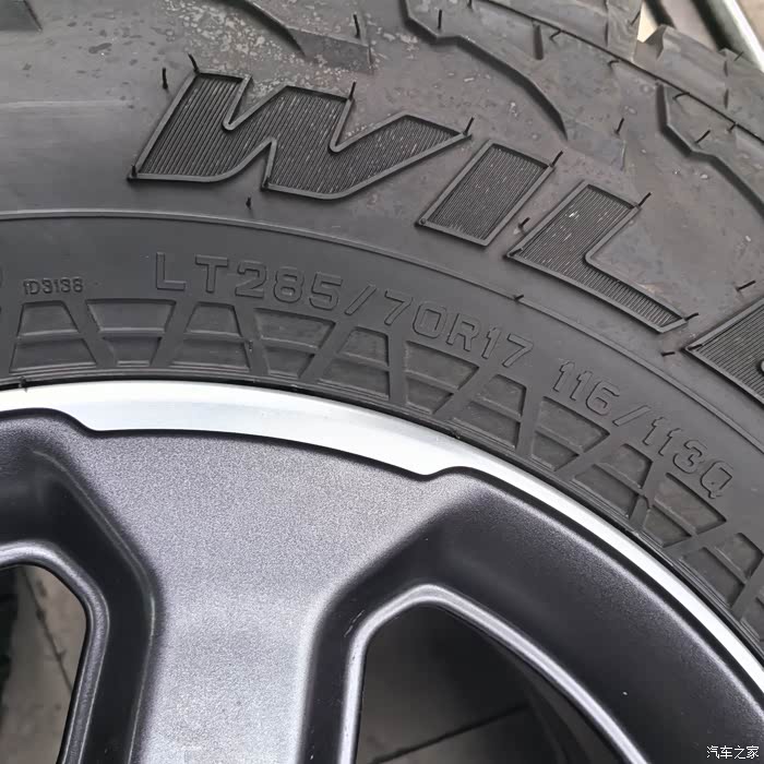 角斗士轮毂轮胎17寸 牧马人通用 285 70 17falk