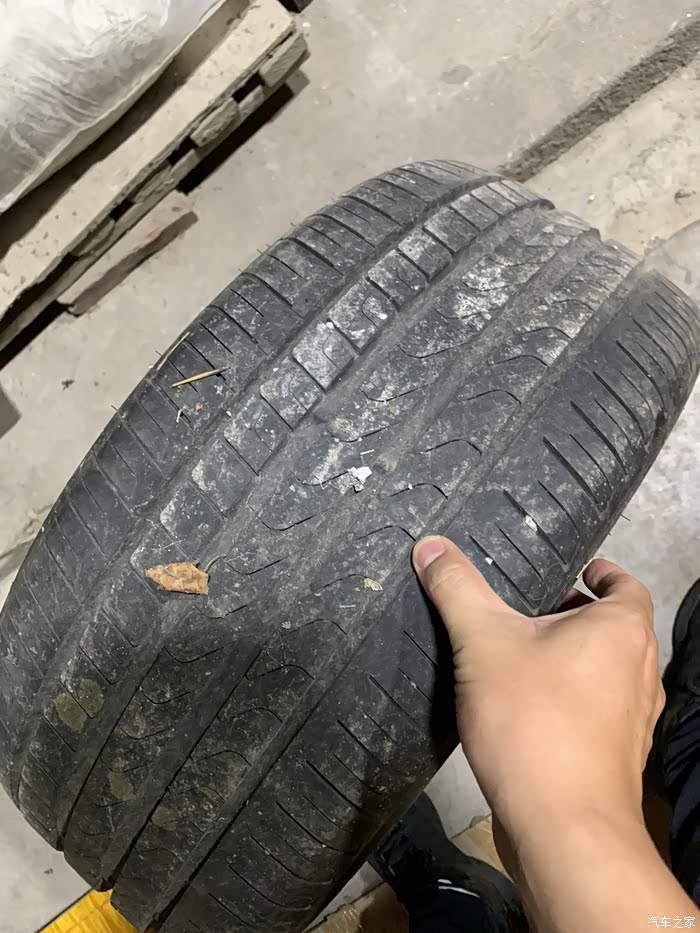 奥迪a4l原车胎,倍耐力245/40/r18,用了10000