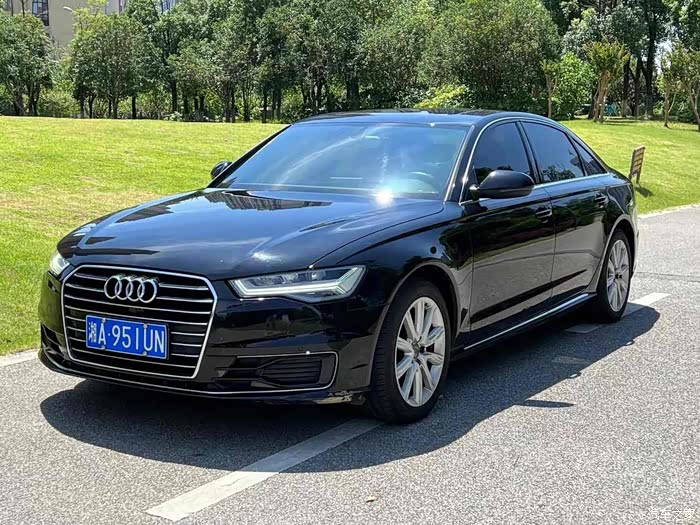 奥迪a6l 2018款 30周年型 tfsi 进取型,行驶1