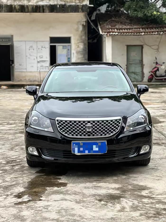 2012年6月上牌 一汽丰田皇冠2.5黑灯蜂窝特别版 车况精
