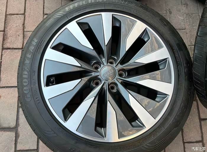 18寸奥迪原厂轮毂轮胎一套,中意的约