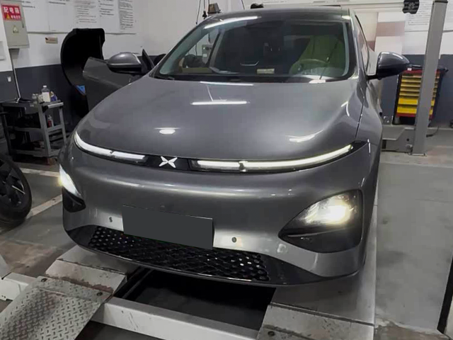 精心呵护爱车 小鹏G6保养作业分享
