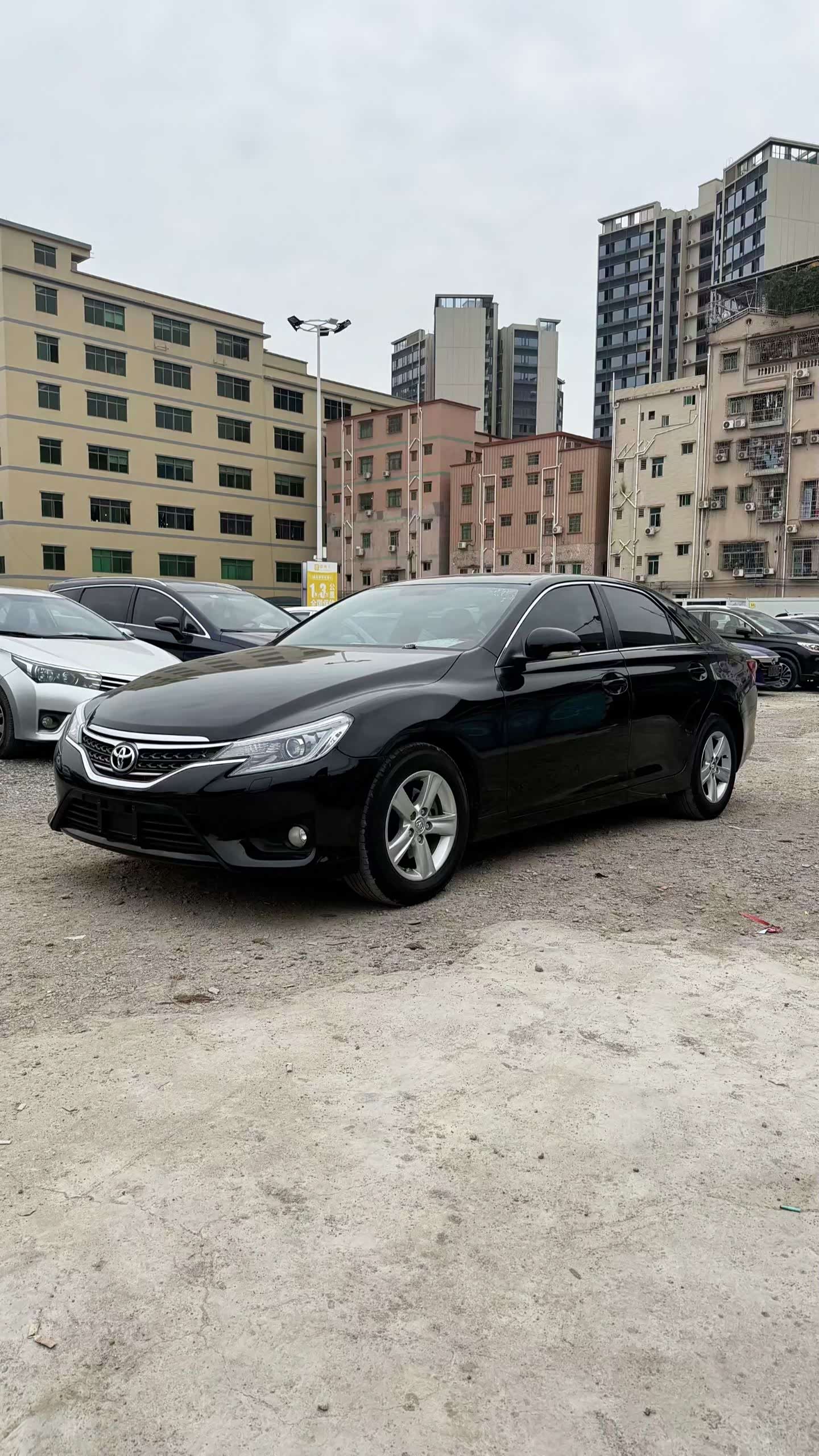 出 2017年丰田锐志精品车况