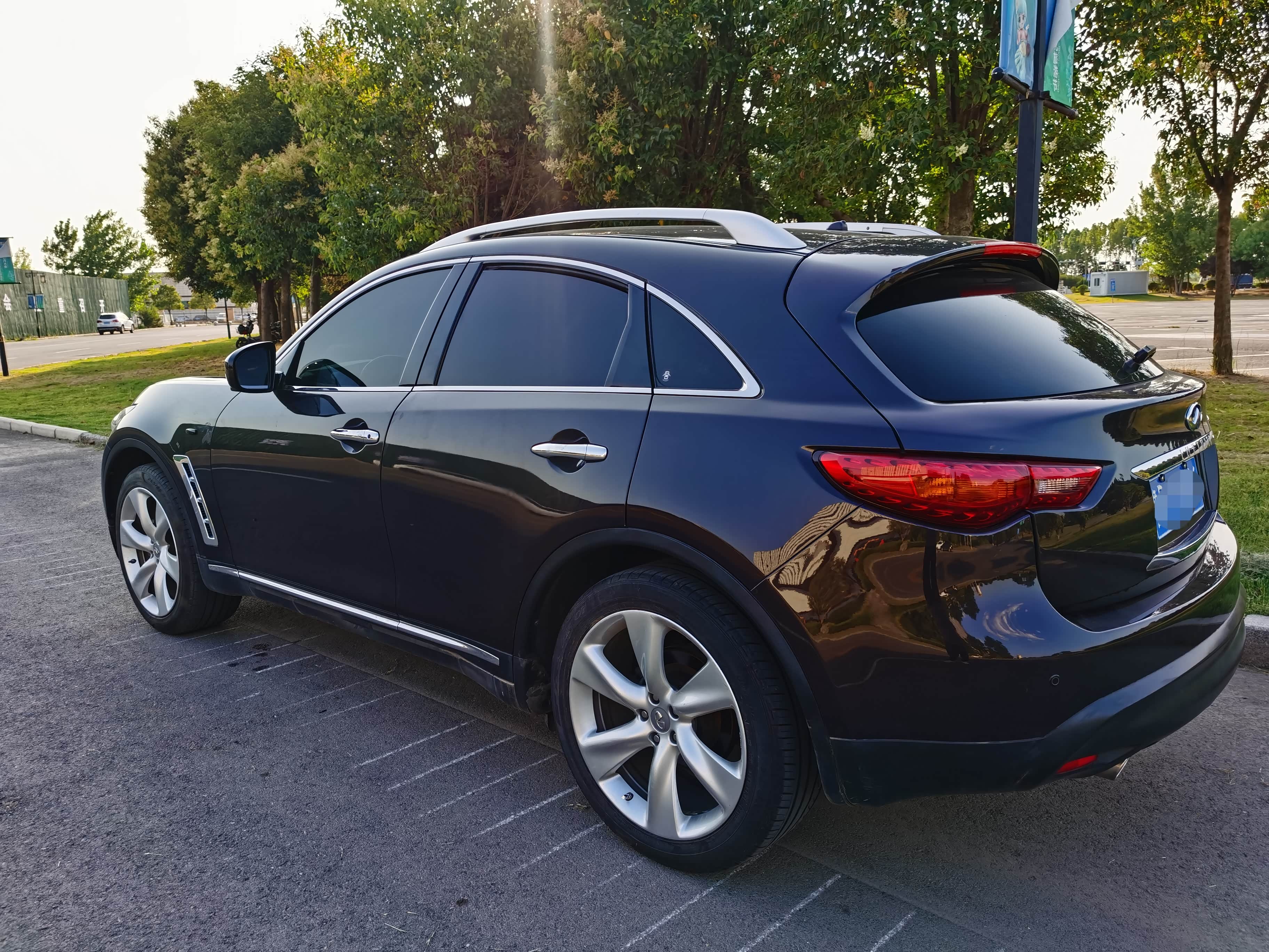 英菲尼迪fx35大鲨鱼