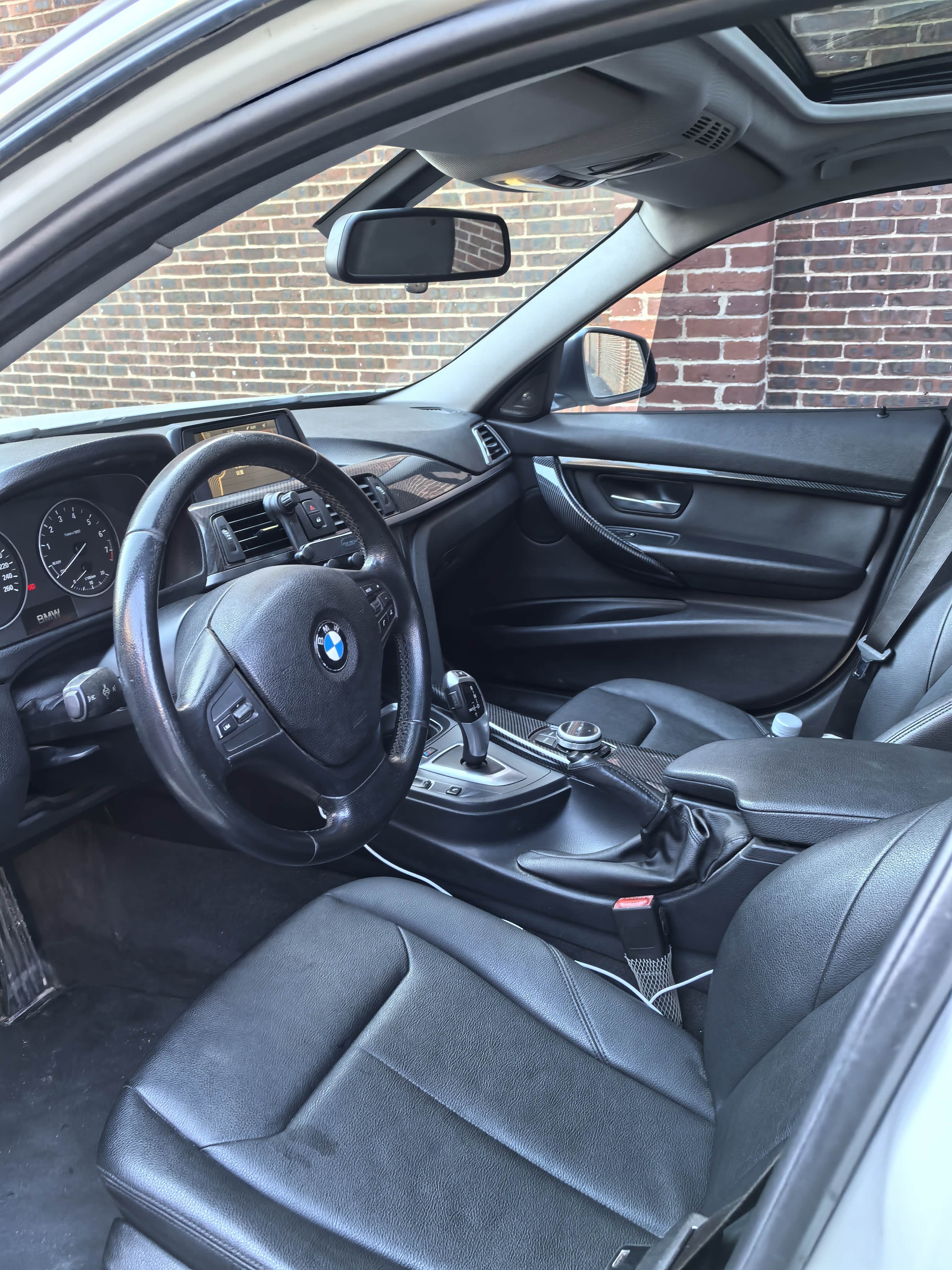 13款的宝马320li,开了7万5千公里,有朋友要的吗,卖3