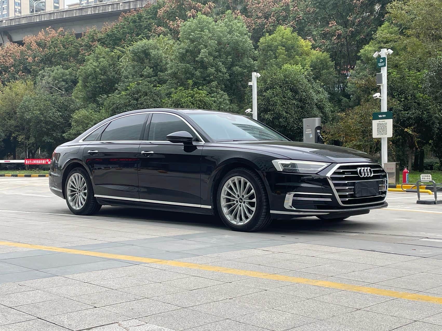 21款 奥迪a8l 50tfsi夸戳舒适性