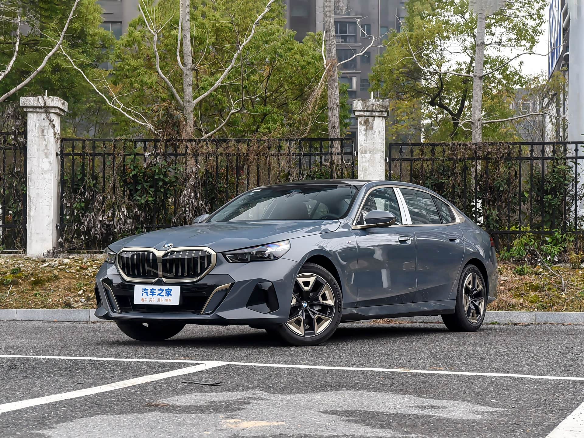 我真的挺喜欢宝马新款5系的