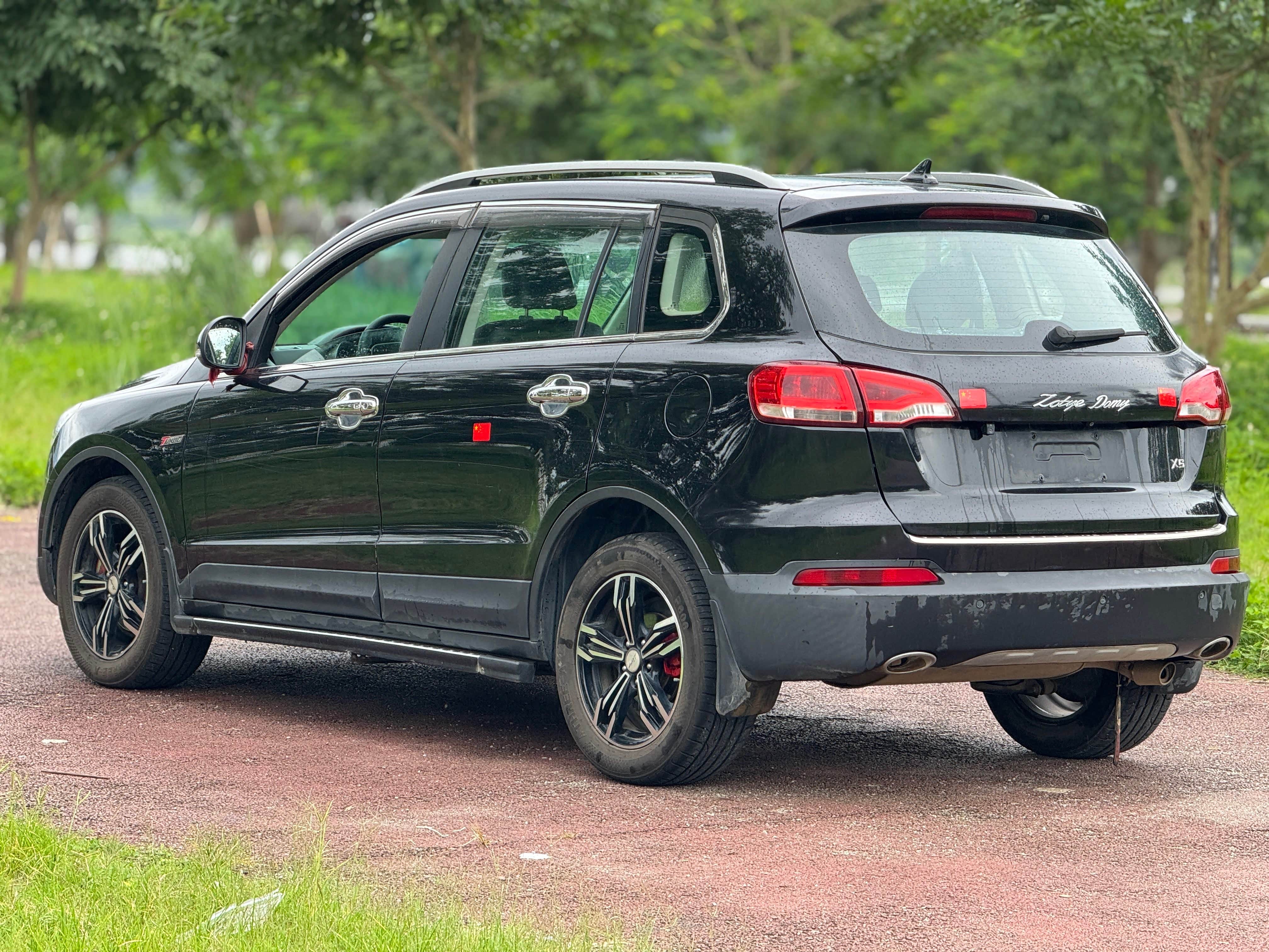 2017款 众泰大迈x5 高配1.5t 手自一体 无钥匙进入