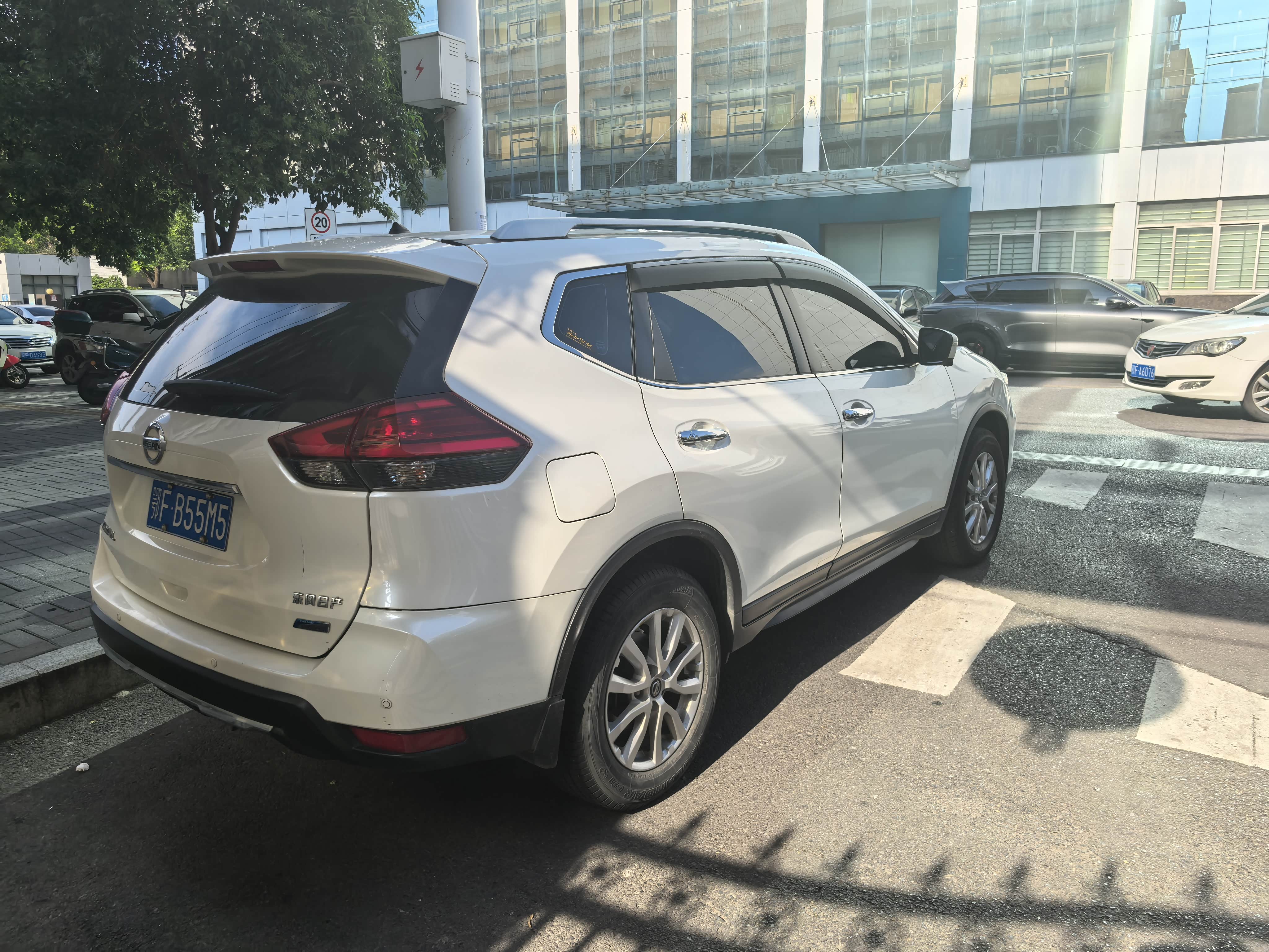 日产奇骏大空间