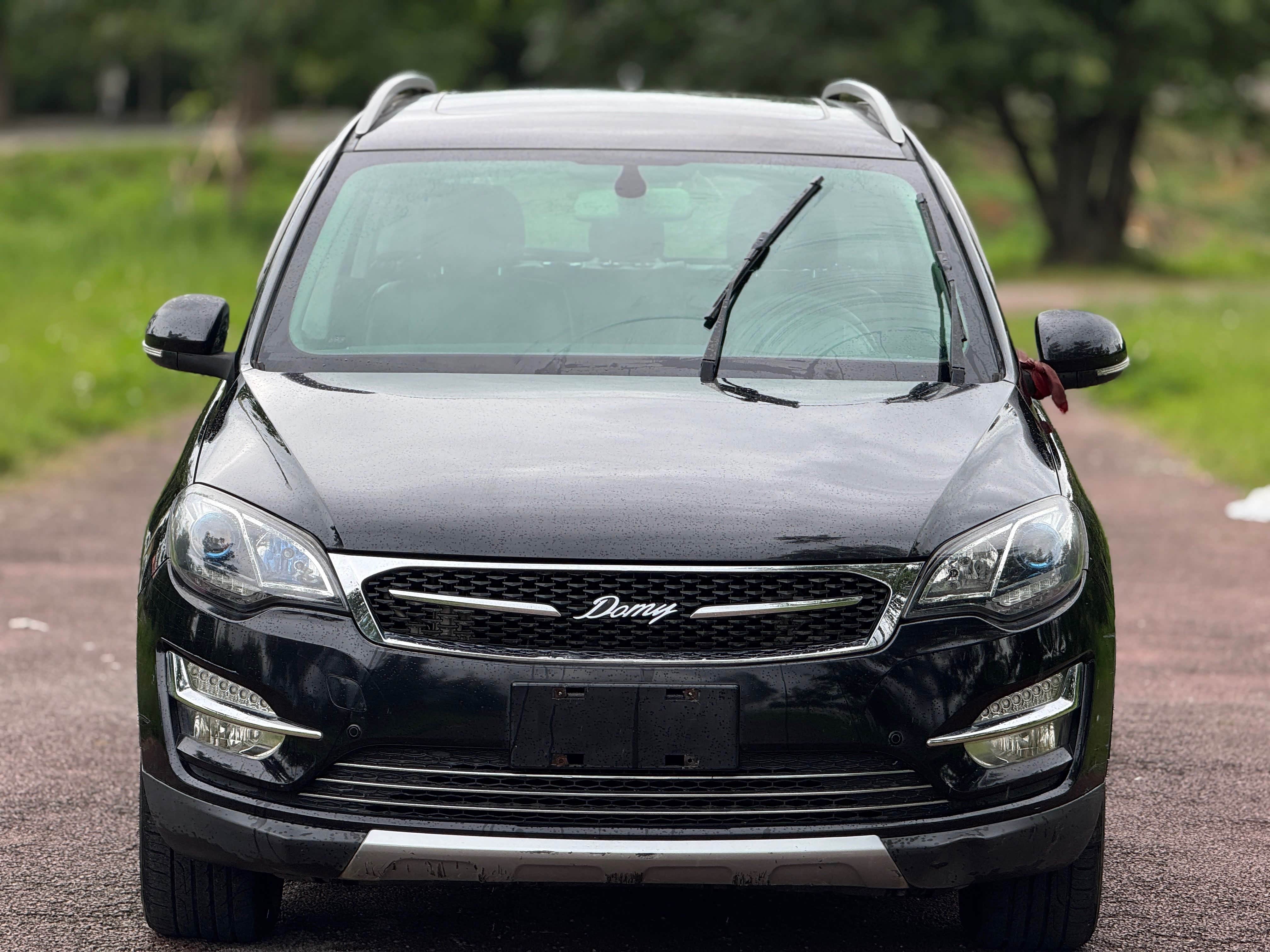 2017款 众泰大迈x5 高配1.5t 手自一体 无钥匙进入