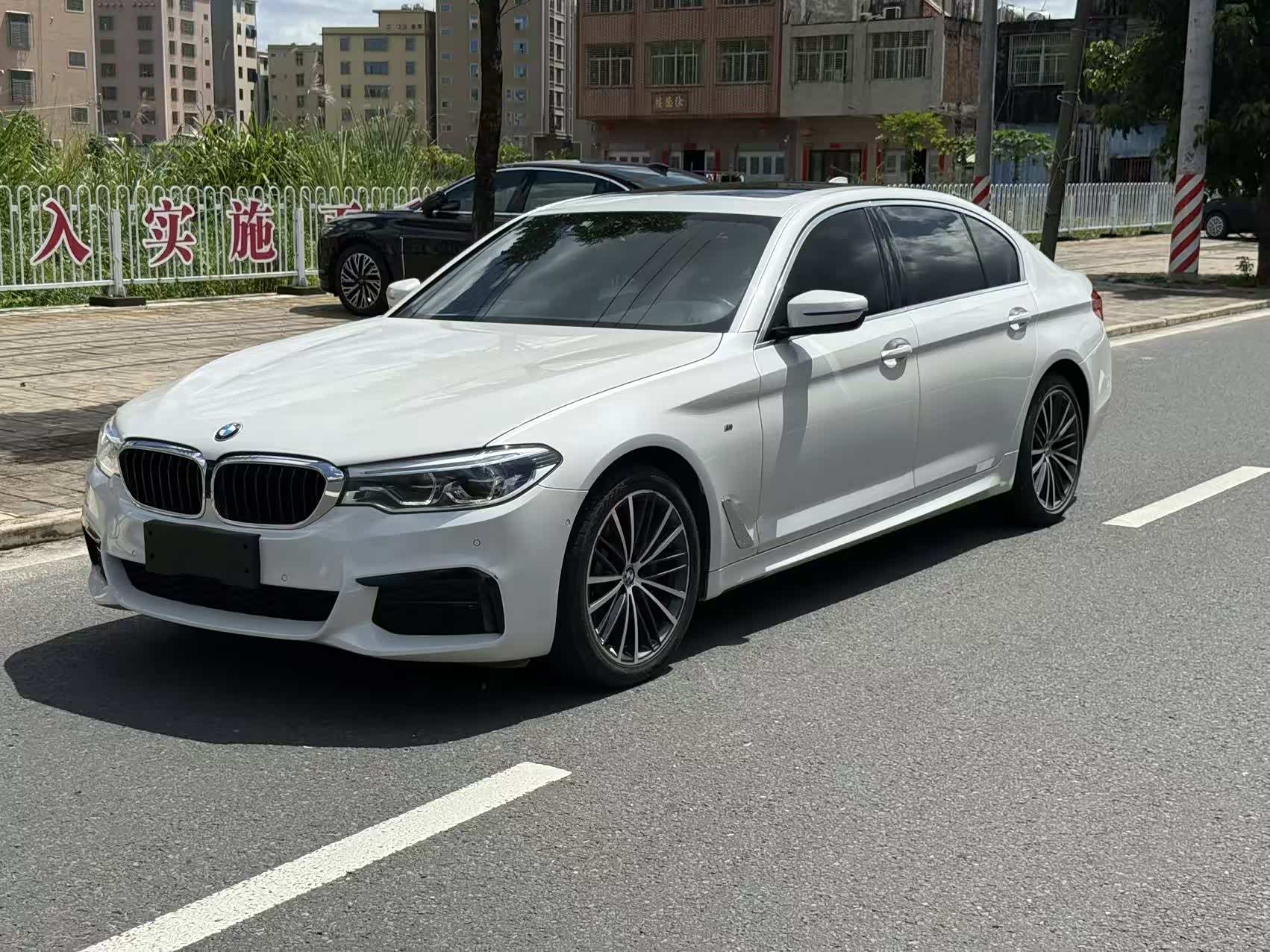 几万块钱开宝马5系