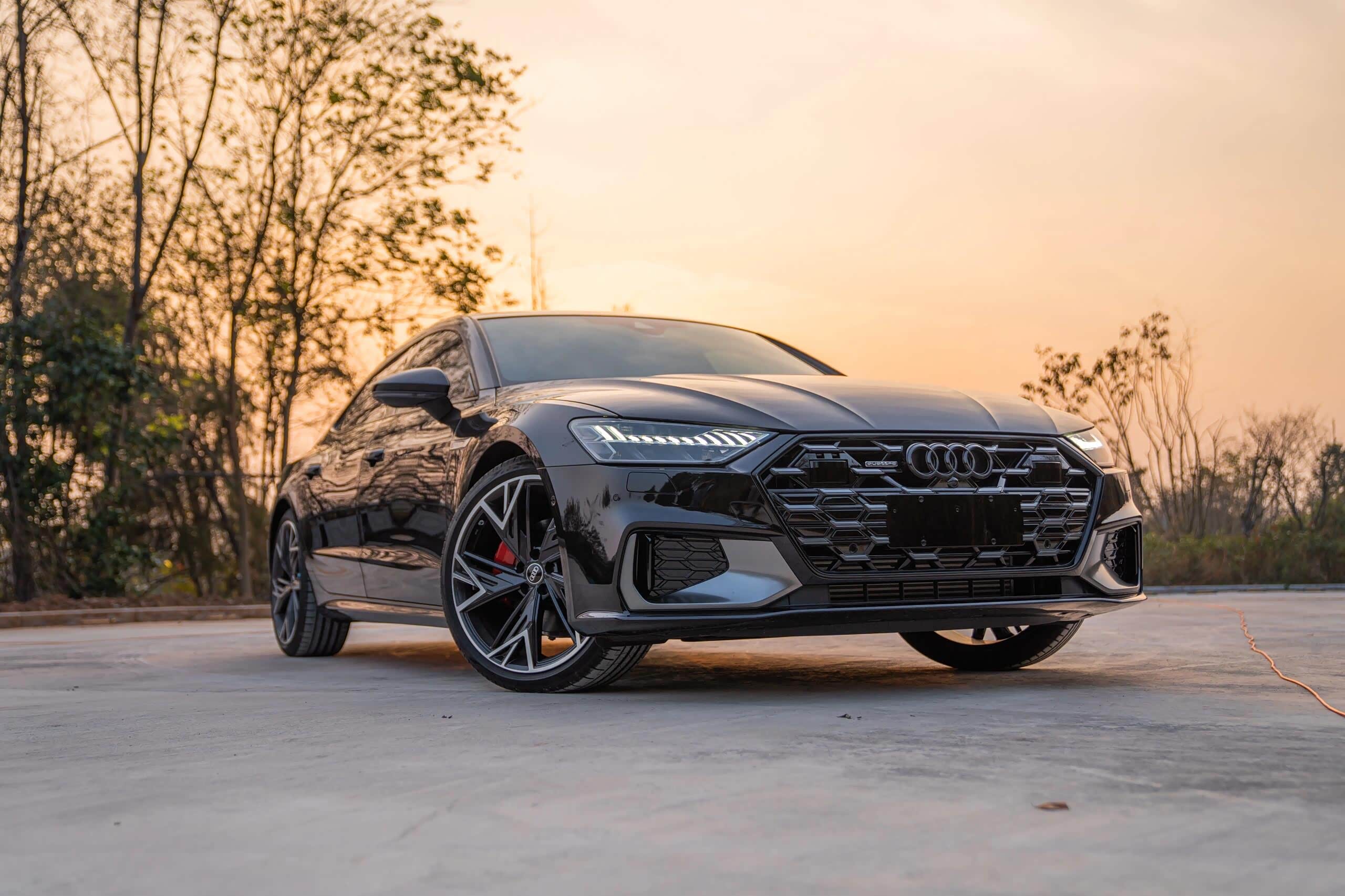 上汽奥迪a7l黑武士:公路上的暗夜传奇