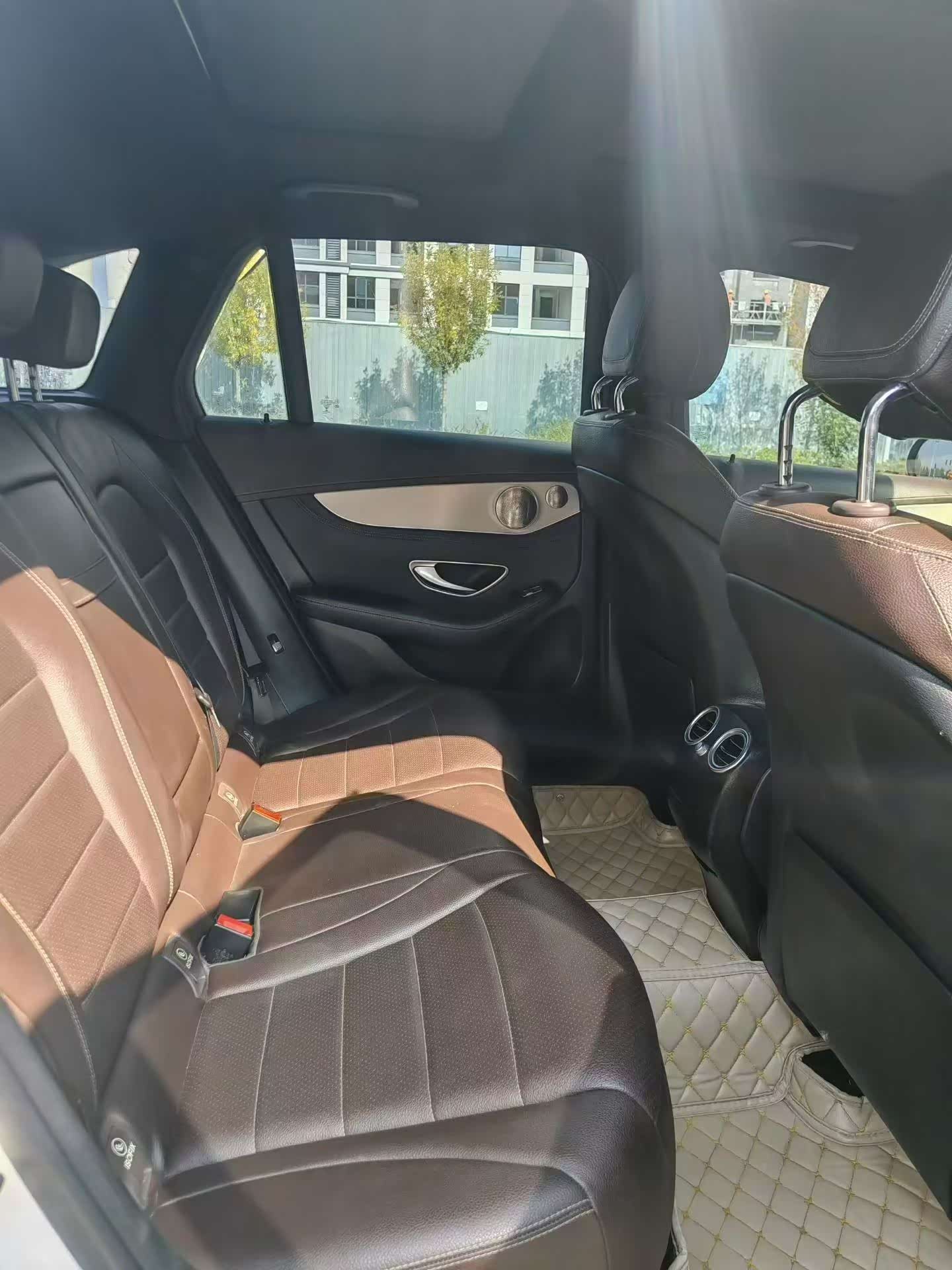 98万 新到17年奔驰glc200,2.0t四驱,原