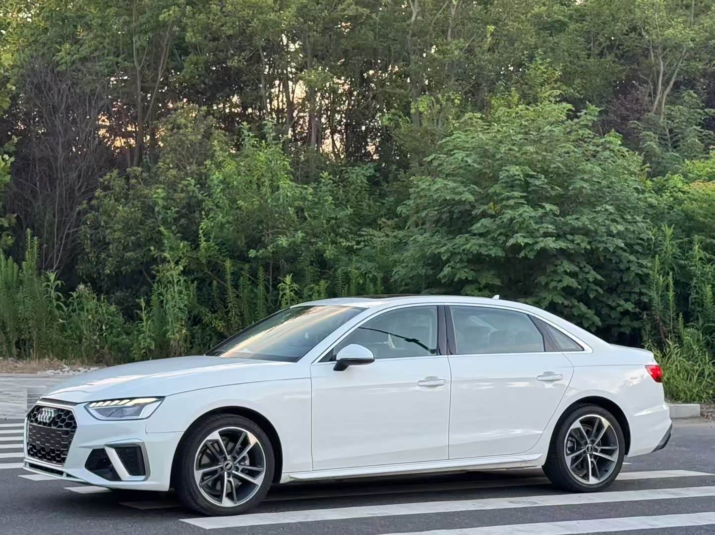 25年奥迪a4l?40tfsi?时尚致雅型 车况:原版原况