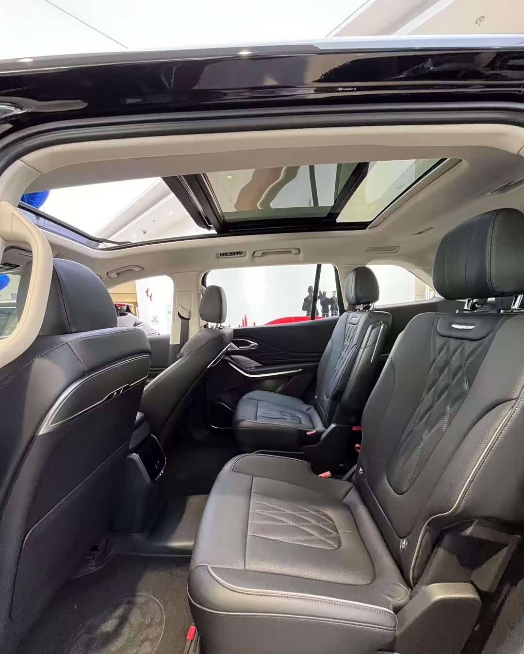 红旗hs5车主看hq9 phev:这内饰也太顶了吧!