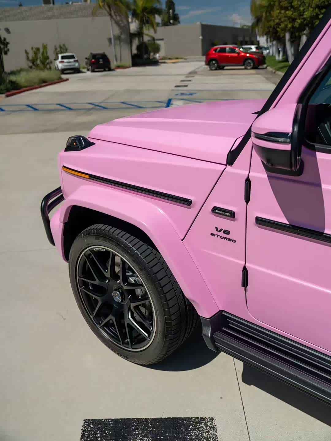 谁能拒绝一辆粉色的奔驰amg g级呢?