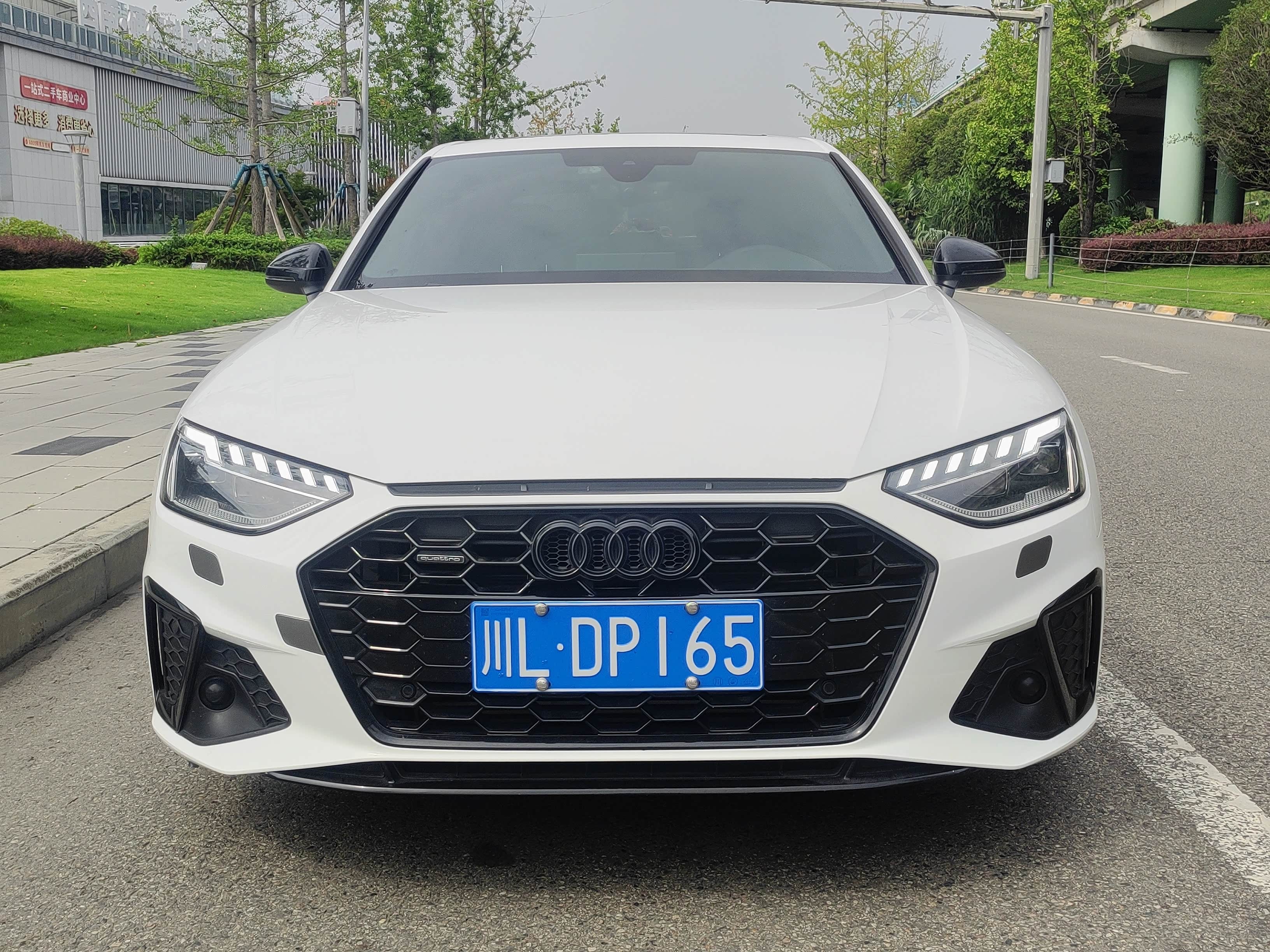 奥迪a4l四驱,23年12月,24款40四驱燃速套件,原车白色,2万多公里