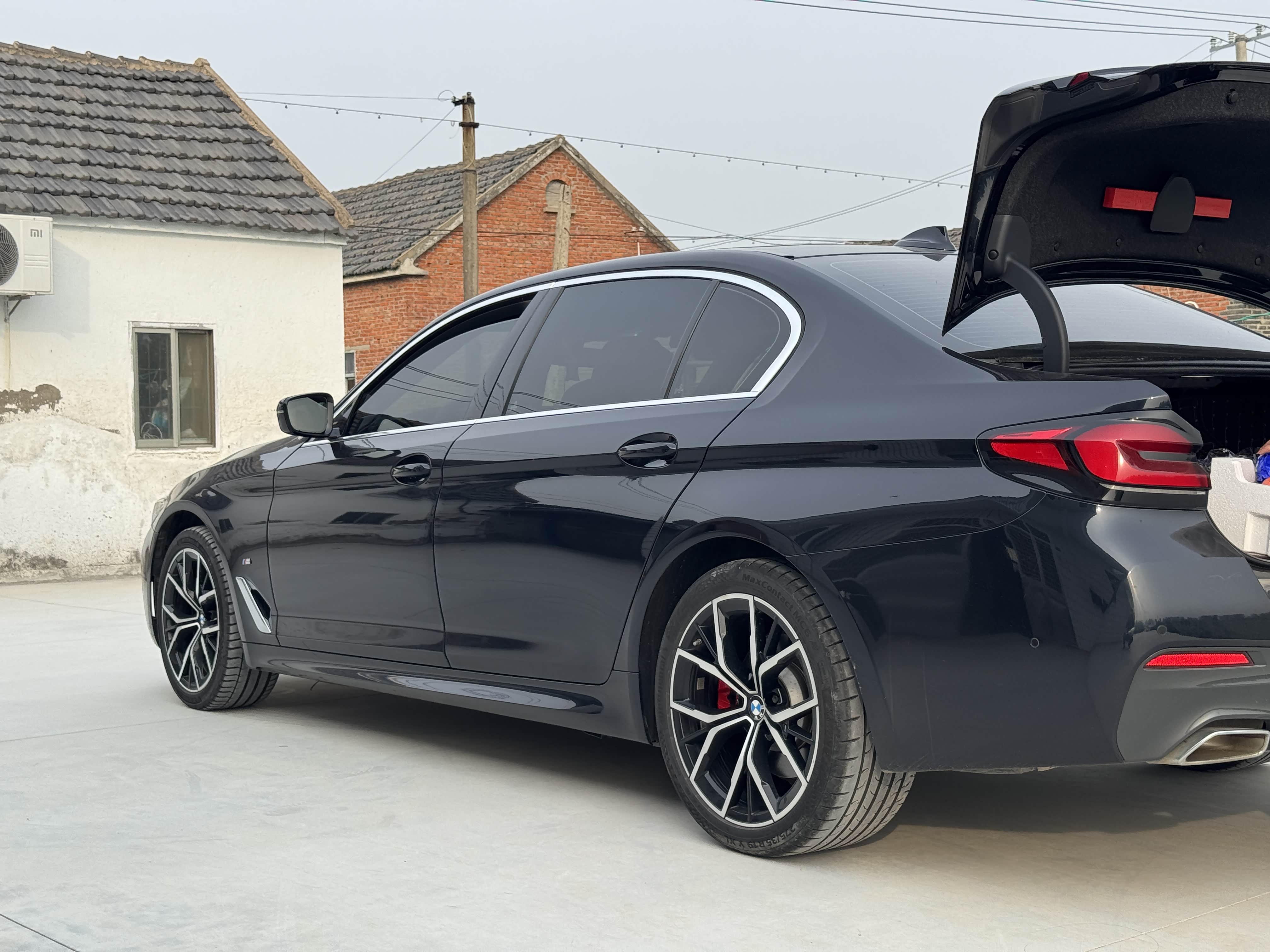 出21款5系尊享m运动满配版